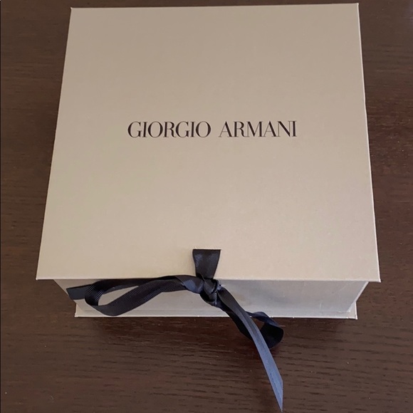 🆕 Giorgio Armani Red Card Holder (Authentic) - Picture 5 of 5